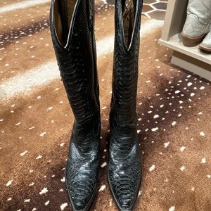 Black idyllwind cowgirl boots